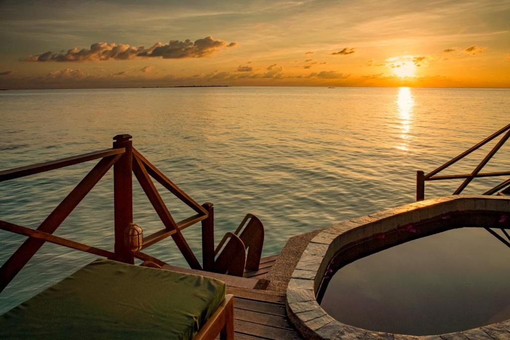 Ocean Jacuzzi shot