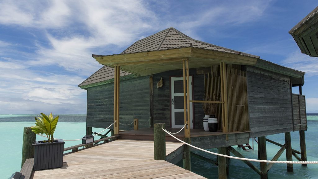 Sangu Water Villa Honeymoon Suite