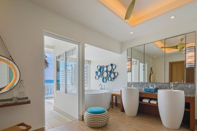 Sunrise Overwater Villa - Bathroom