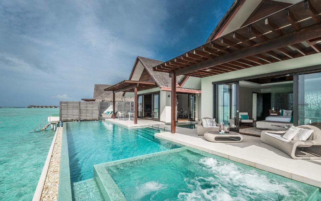 One Bedroom Water Pool Pavilion