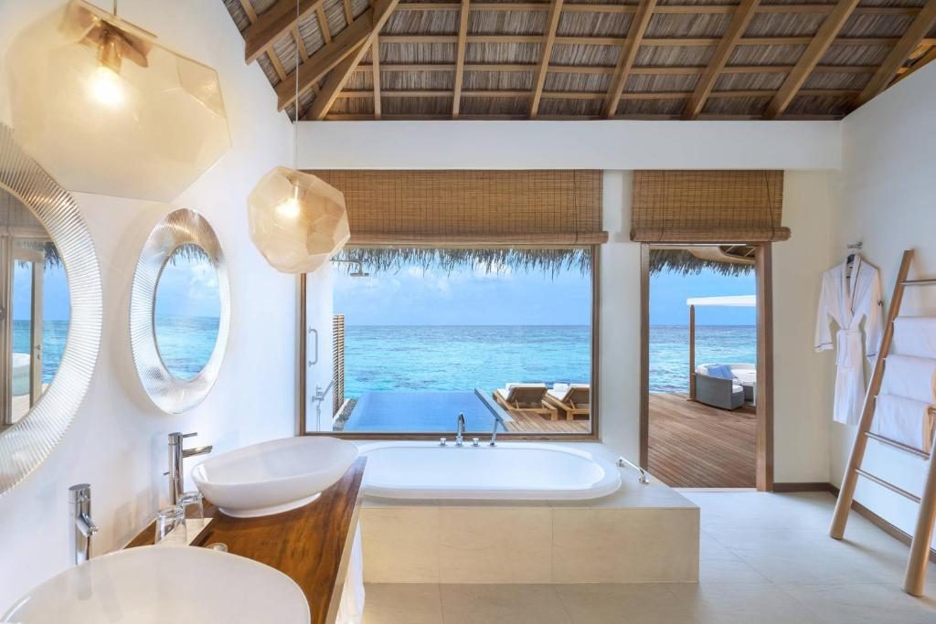 Spectacular Lagoon Oasis Bathroom