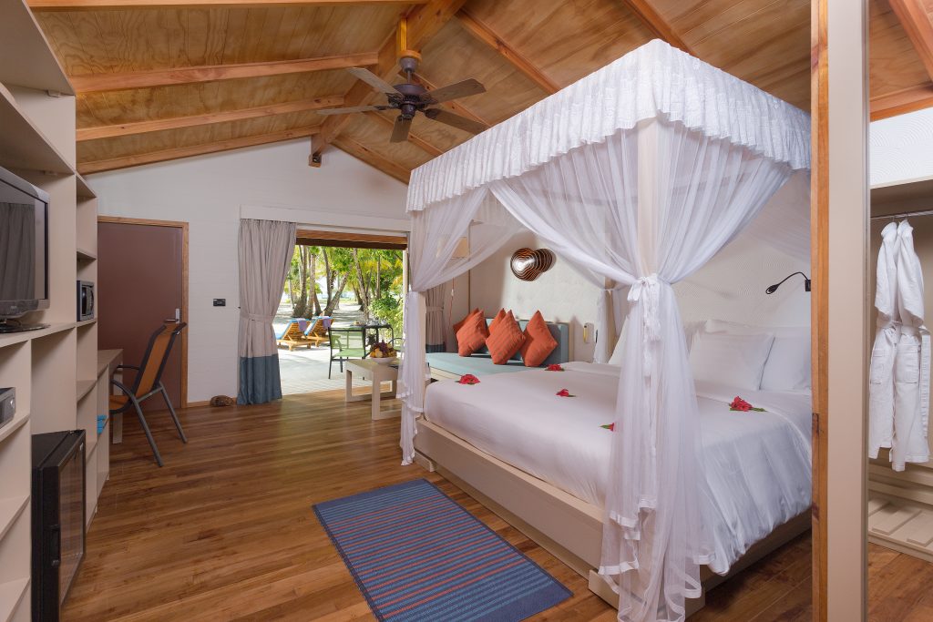 Jacuzzi Beach Villa Bedroom