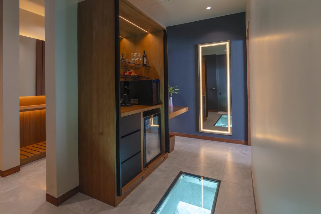 Ocean Pool Villa Minibar