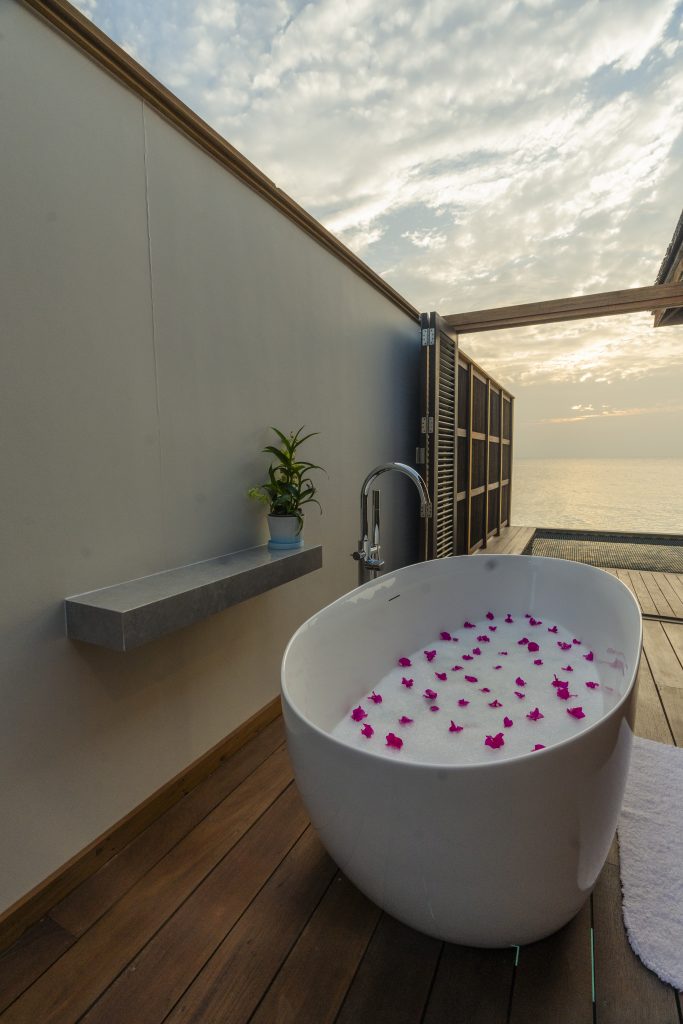 Sunset Ocean Villa Exterior Bath