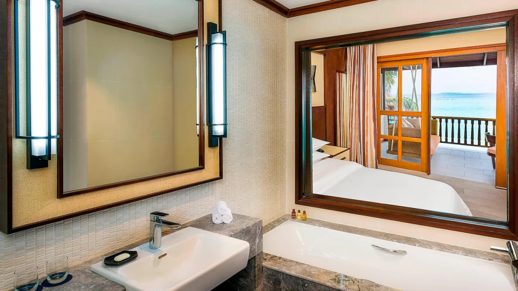 Beach Front Deluxe - Bathroom 