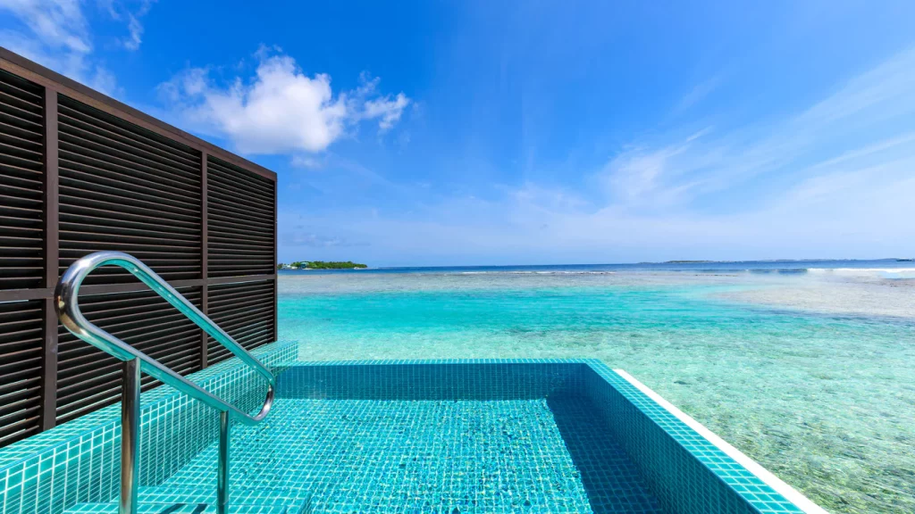 Water Bungalow with Pool - Pool 