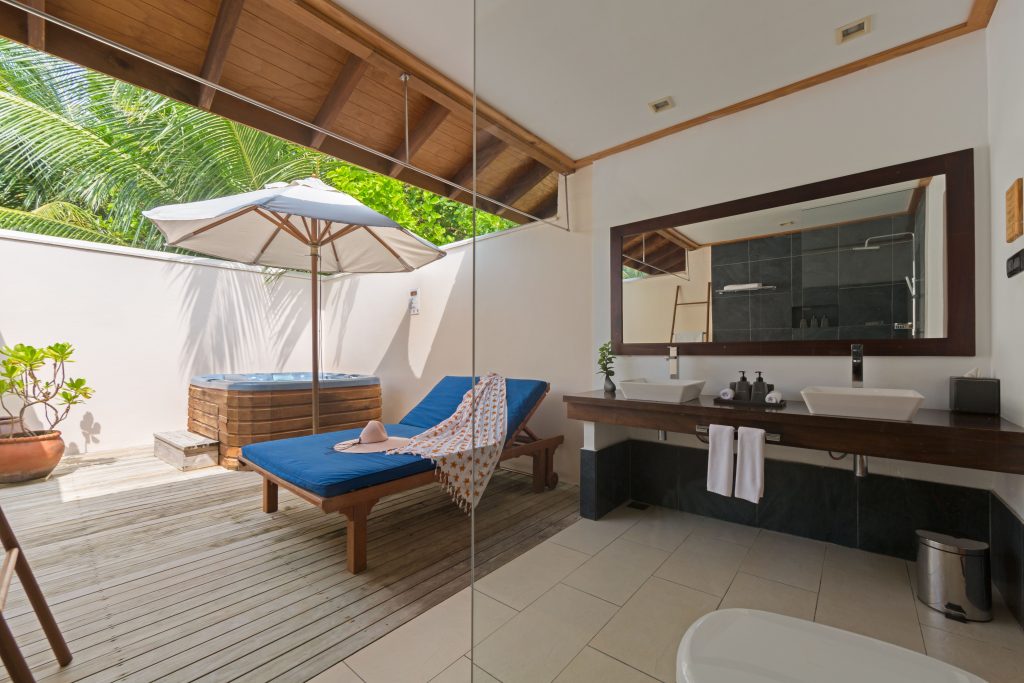 Jacuzzi Beach Villa