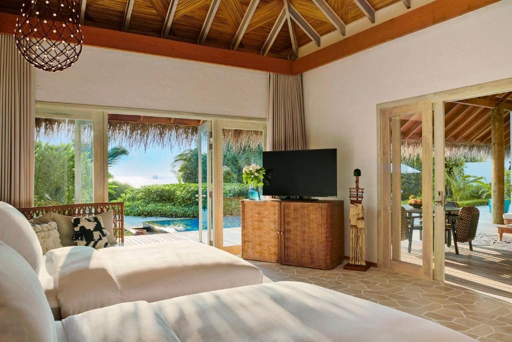 Three Bedroom Beach Sunset Villa