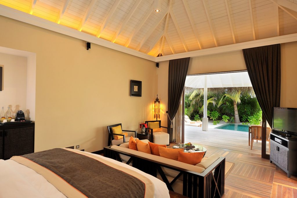 Sunset Beach Suite with Pool - Bedroom