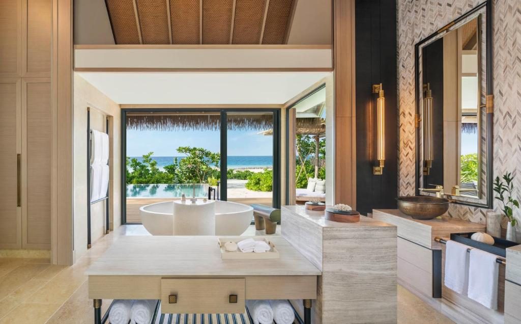 King Beach Villa with Pool Bathroom