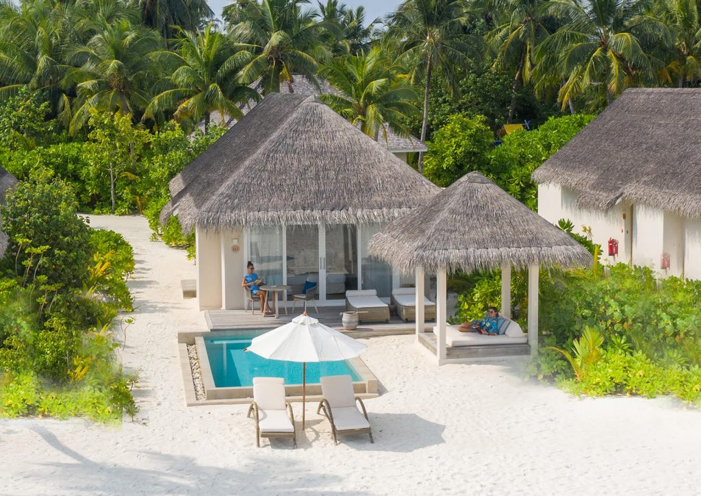 Deluxe Beach Villa with Pool - outdoor area