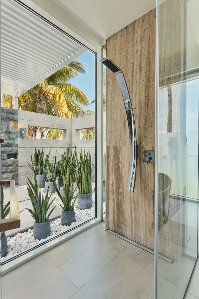 Three Bedroom Beach Retreat -Bathroom 