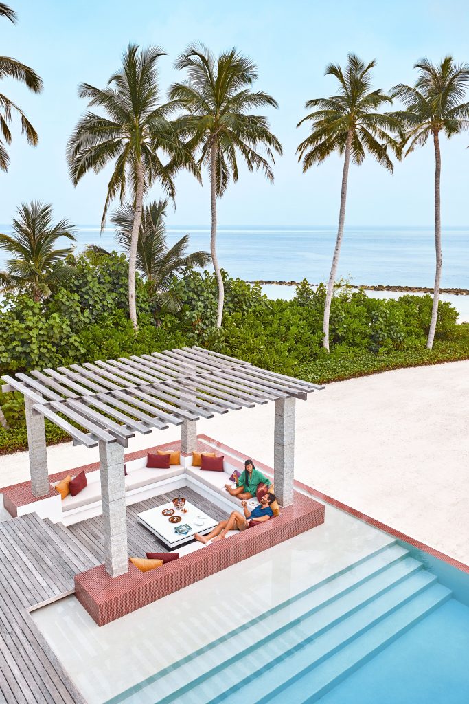 Three Bedroom Beach Retreat - Outside Lounge 