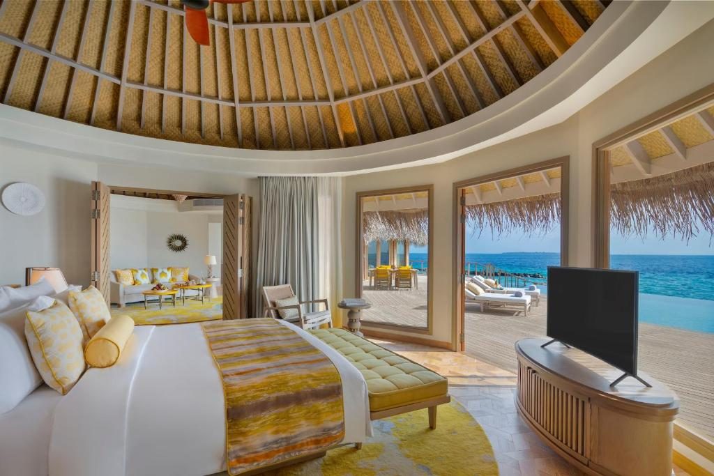 The Nautilus Retreat with Private Pool Bedroom