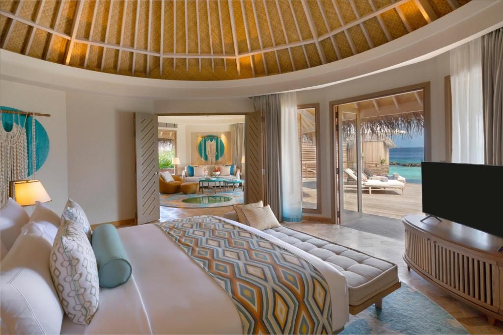 Ocean House with Private Pool Bedroom