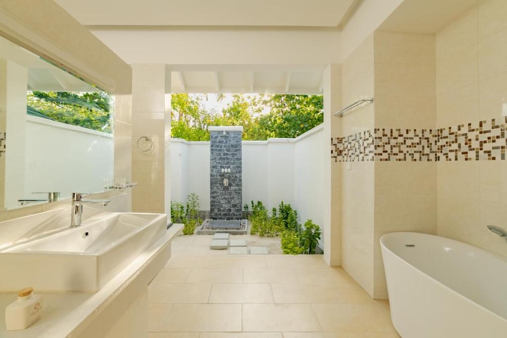 3 Bedroom Beach Pool Villa Bathroom