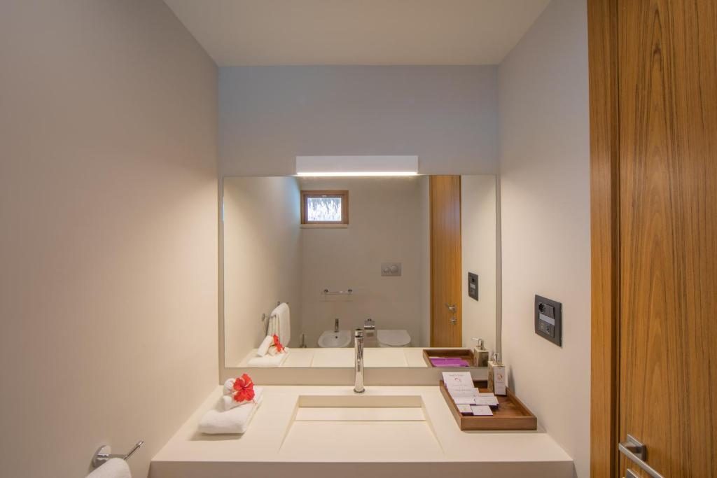 Superior Beach Lofts Bathroom