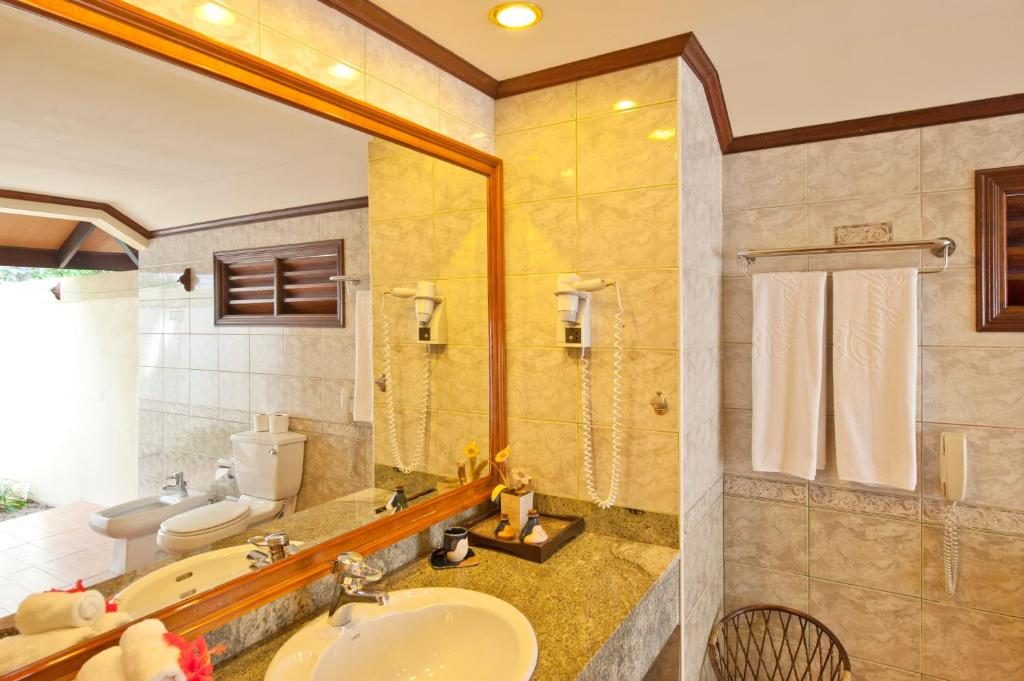 Beach Villa Bathroom