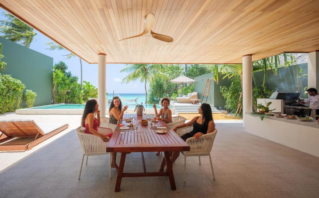 Three Bedroom Beach Residence Dining